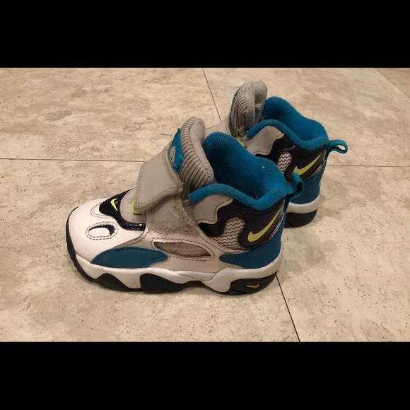 Nike Speed Turf size 5.5C - Picture 3 of 7